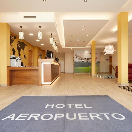 Hotel Arias Aeropuerto Santiago Del Monte Ngoại thất bức ảnh