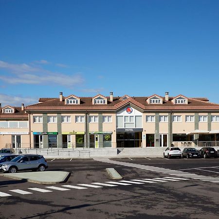 Hotel Arias Aeropuerto Santiago Del Monte Ngoại thất bức ảnh