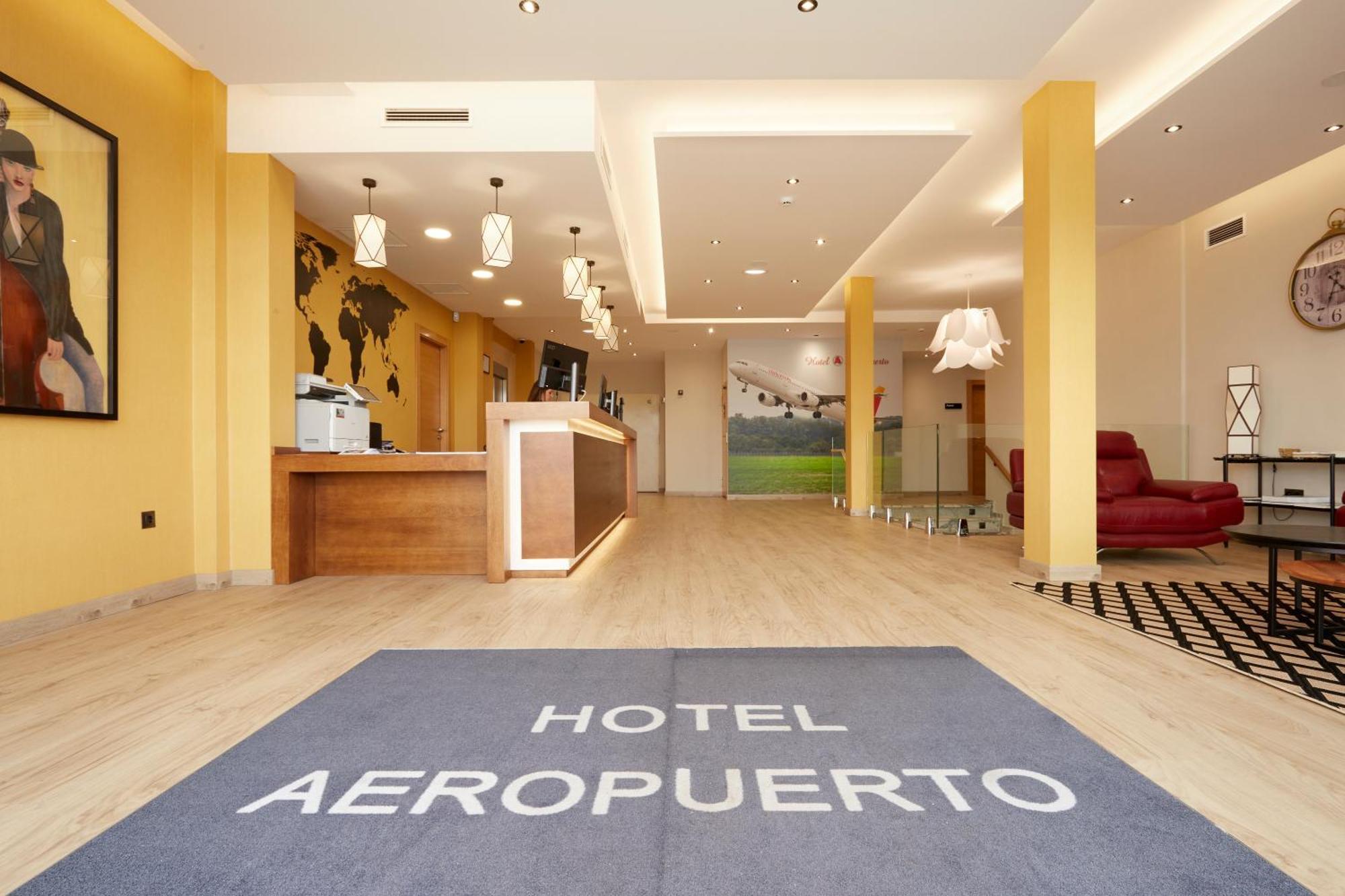 Hotel Arias Aeropuerto Santiago Del Monte Ngoại thất bức ảnh